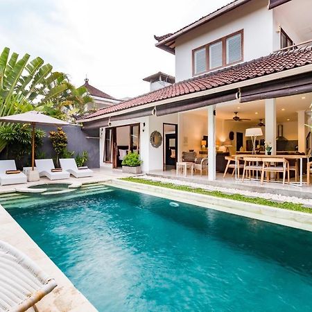 Sari Temuku Villa Seminyak Exterior foto