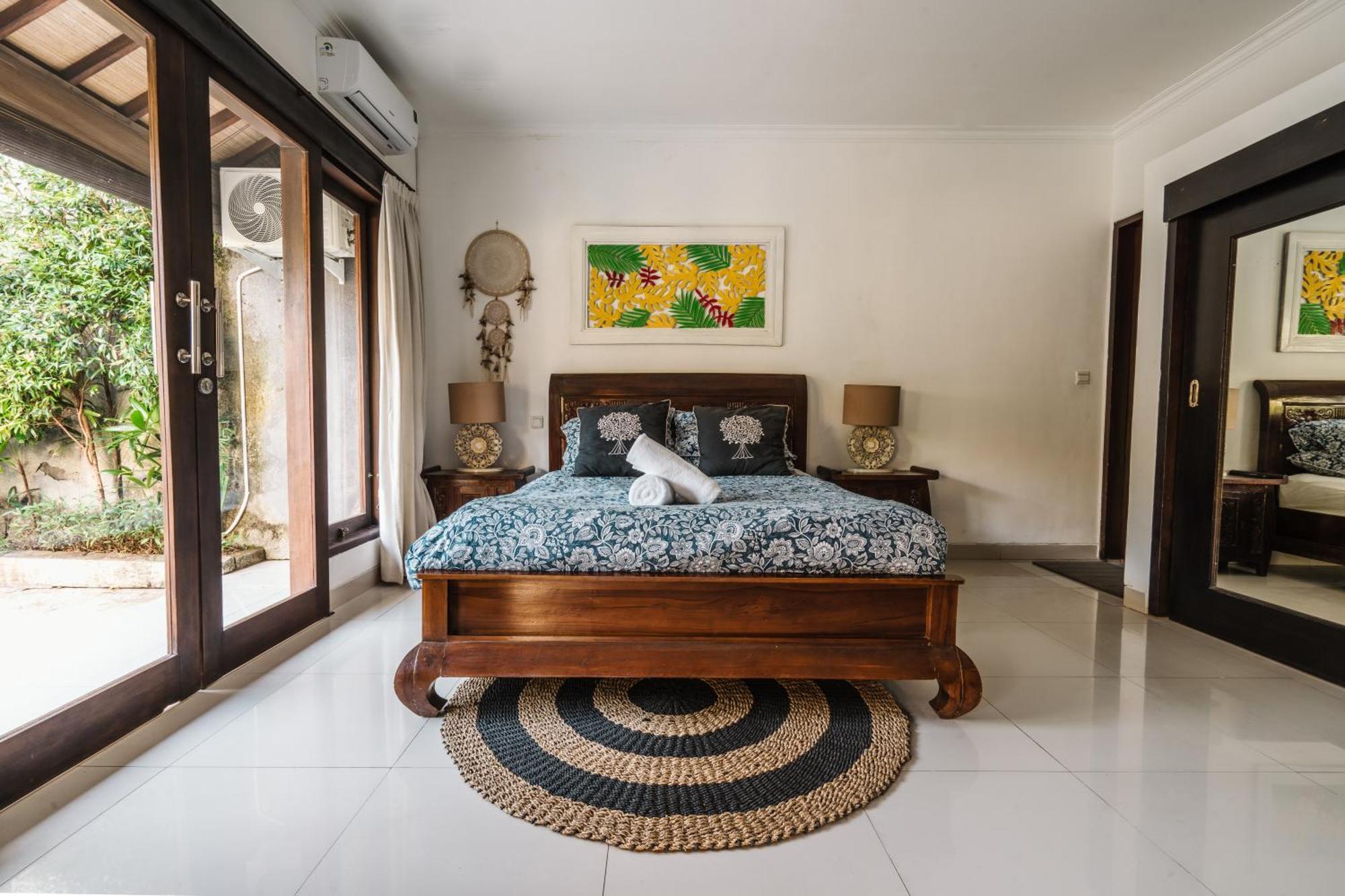 Sari Temuku Villa Seminyak Exterior foto