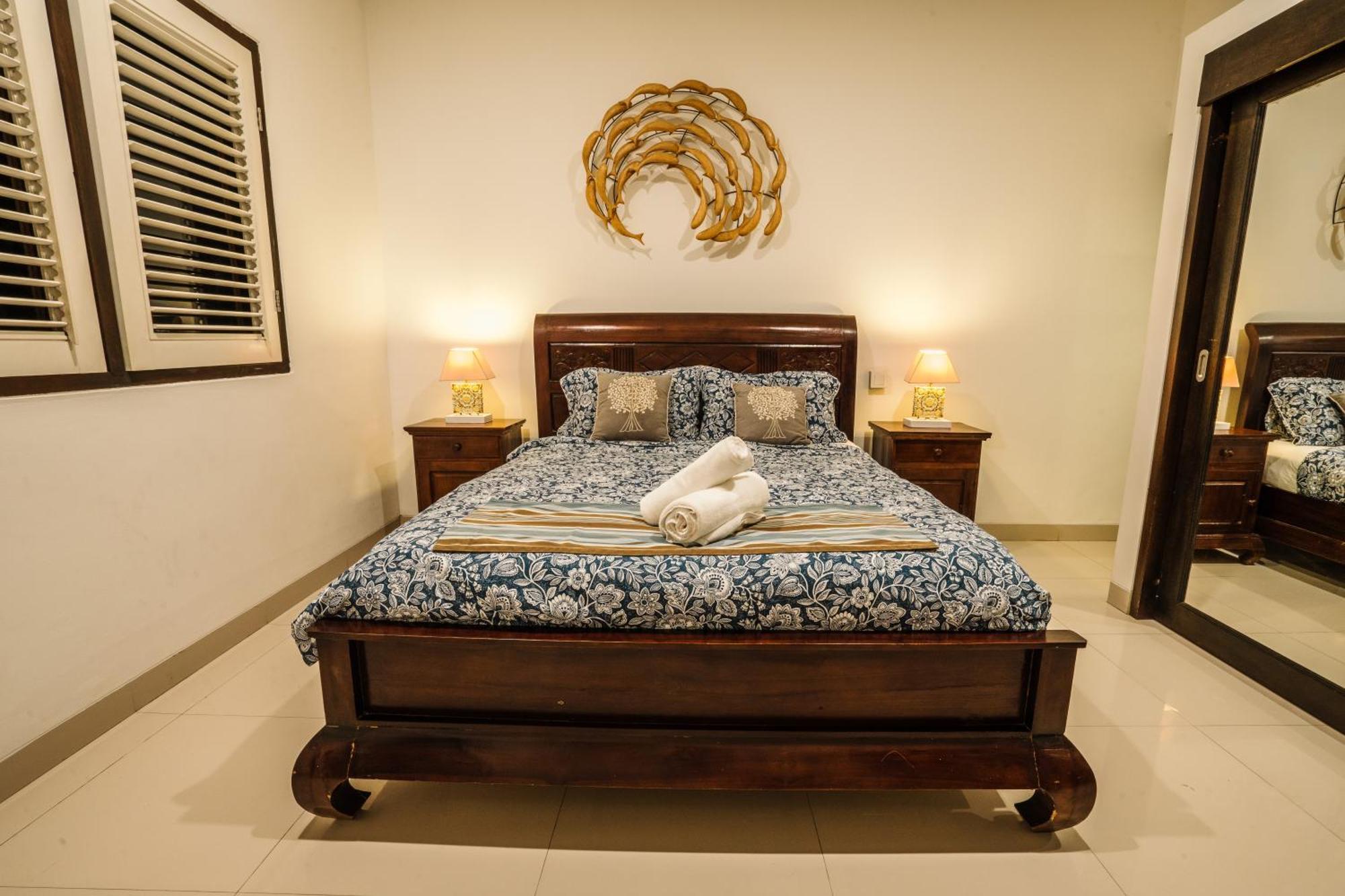 Sari Temuku Villa Seminyak Exterior foto