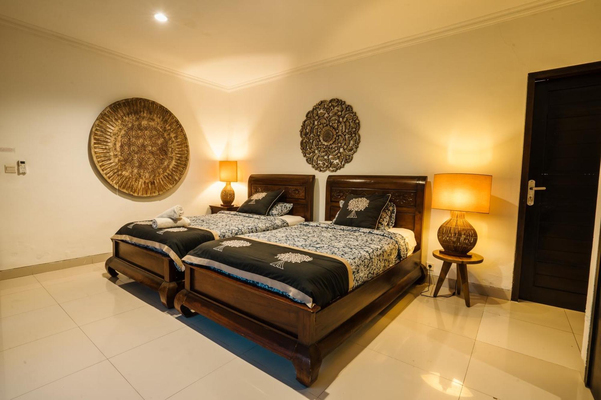 Sari Temuku Villa Seminyak Exterior foto