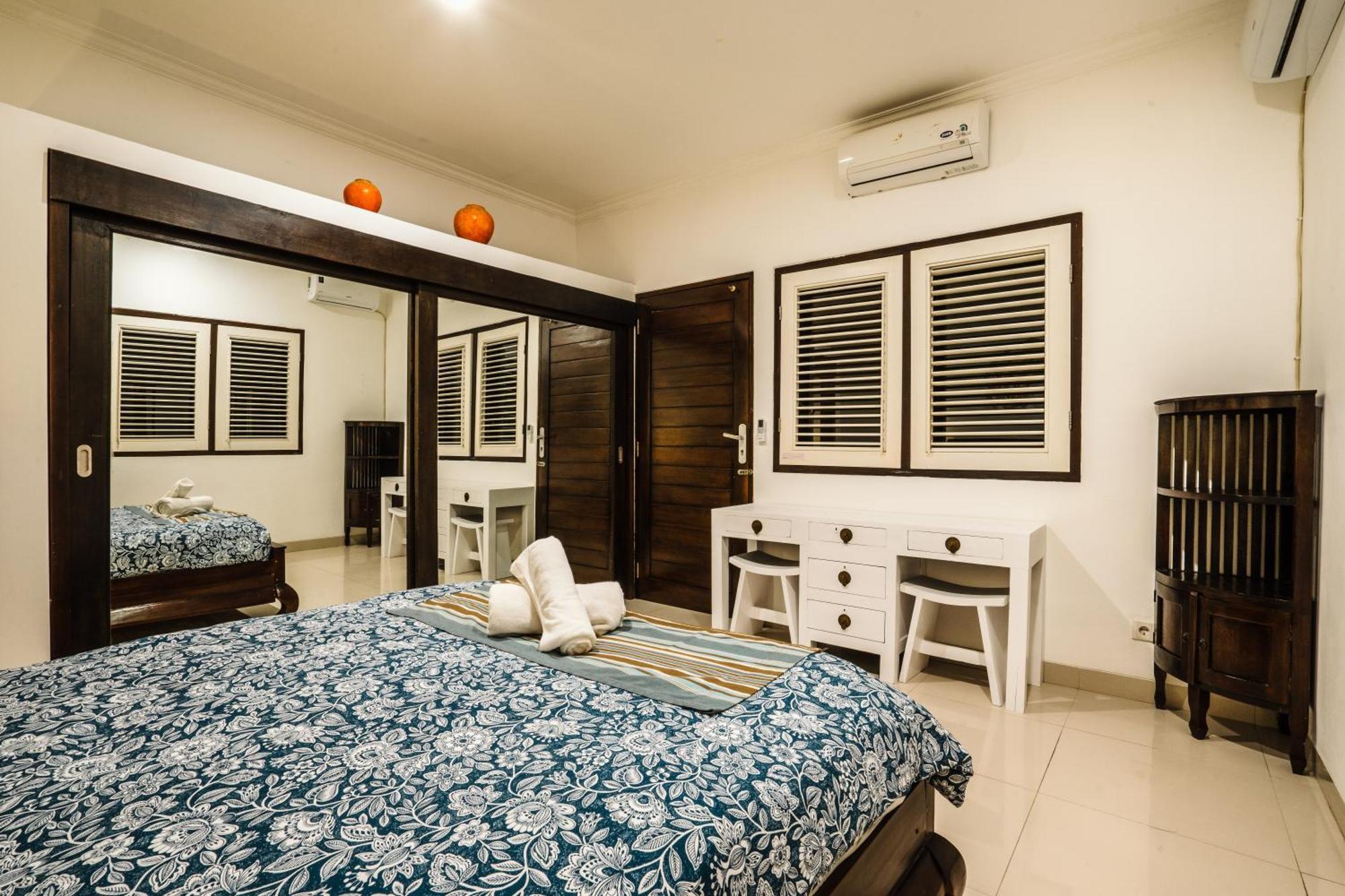Sari Temuku Villa Seminyak Exterior foto