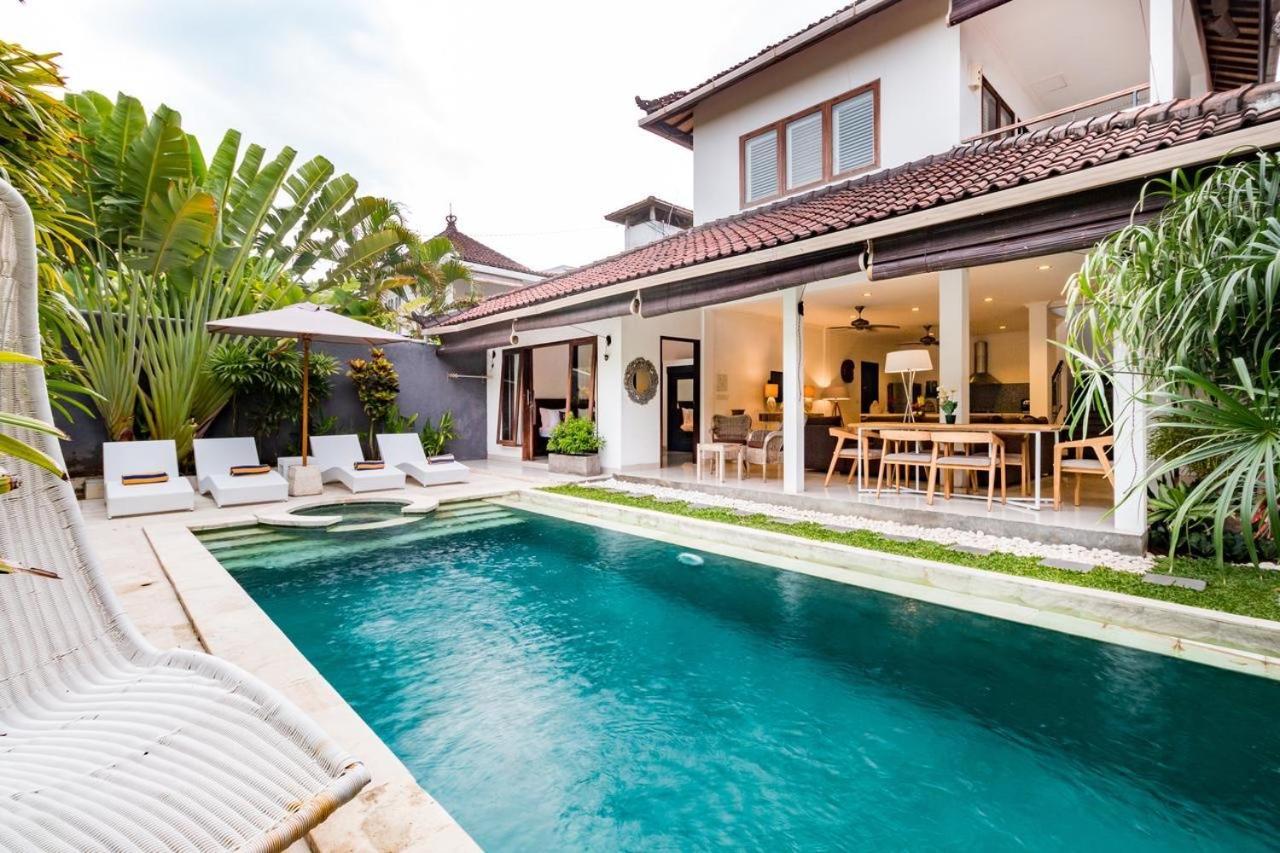 Sari Temuku Villa Seminyak Exterior foto